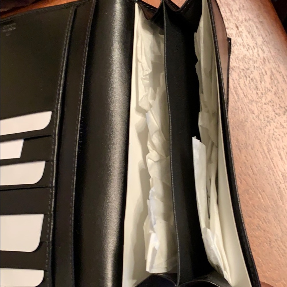 Gucci Wallet - Picture 6 of 10